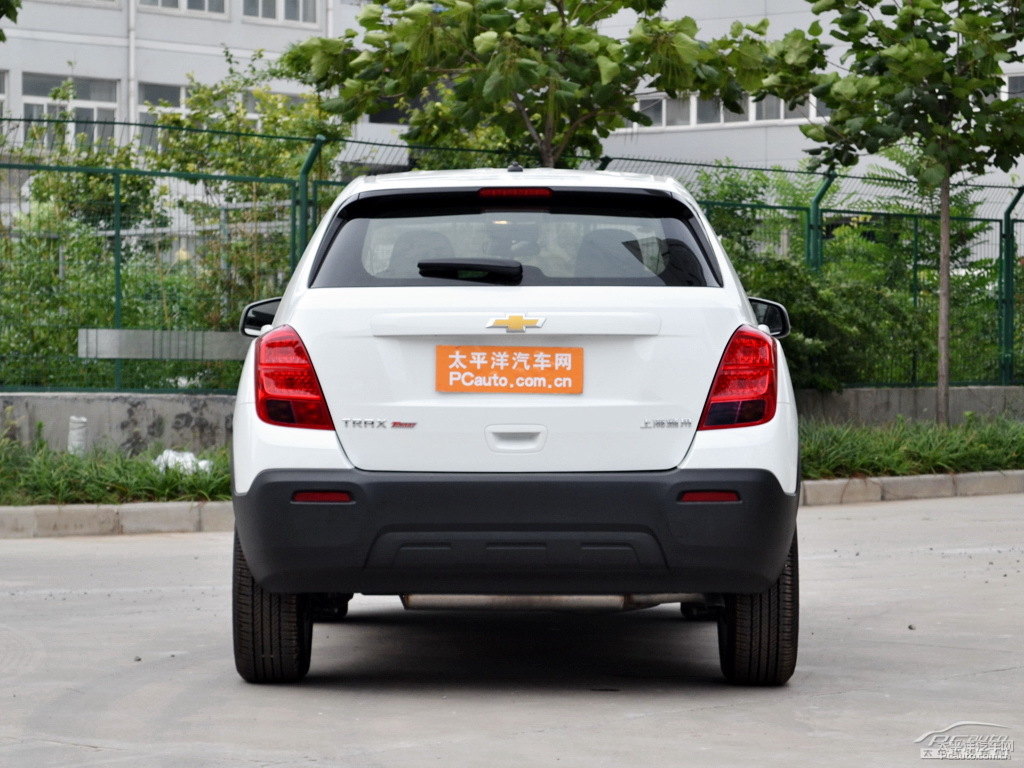 珍珠白創(chuàng)酷整車外觀外觀圖片