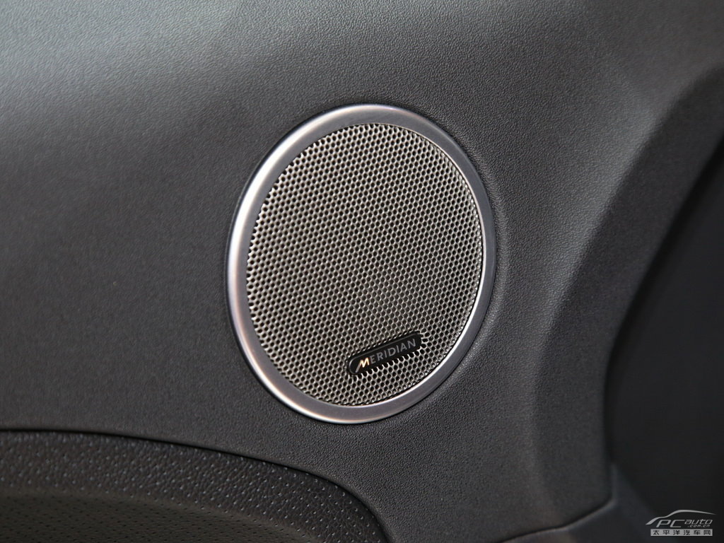 攬勝極光(進(jìn)口)內(nèi)飾高清大圖