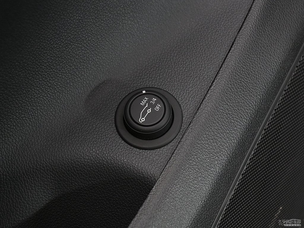 托帕石棕昂科威車廂內(nèi)飾圖片