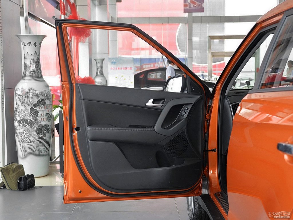 活力橙北京現(xiàn)代ix25車廂內(nèi)飾圖片