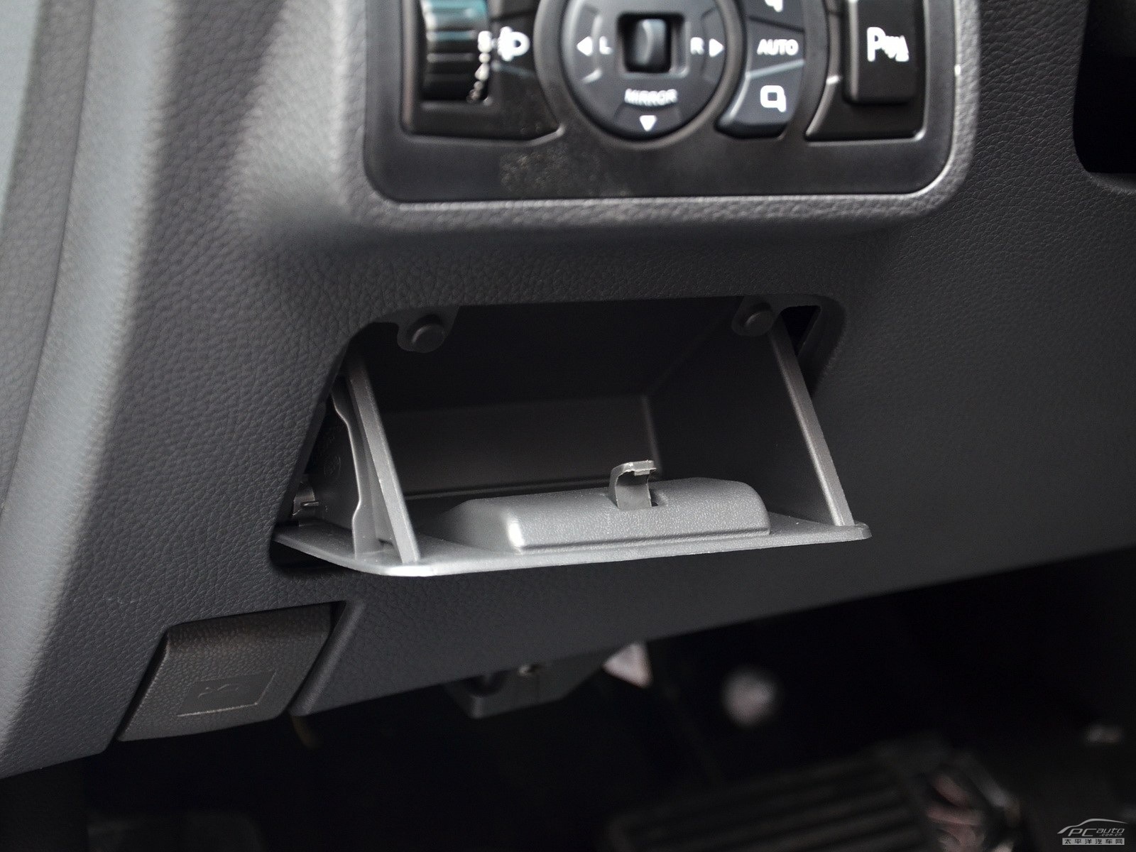 比亞迪G5空間高清大圖