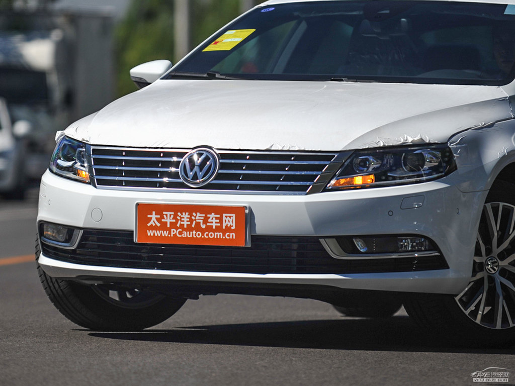 極地白大眾CC車頭外觀圖片