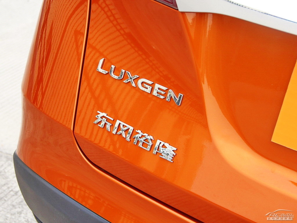 {ǽ݃(yu)6 SUV܇β^DƬ