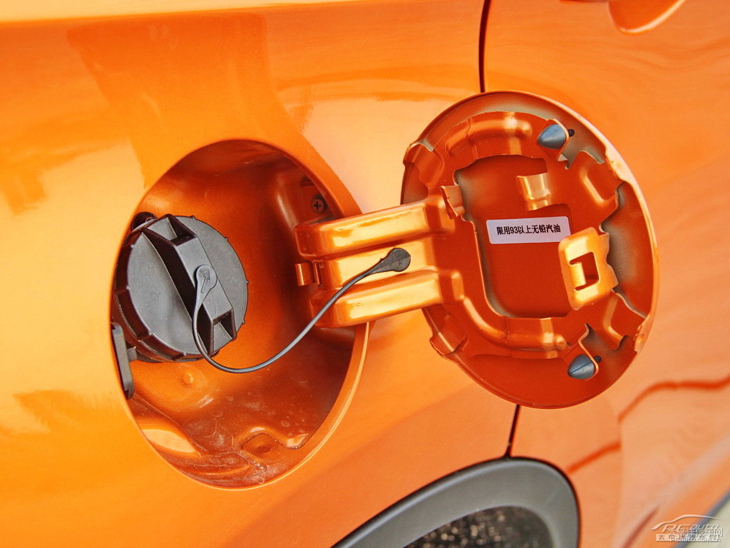 {ǽ݃(yu)6 SUV܇^DƬ