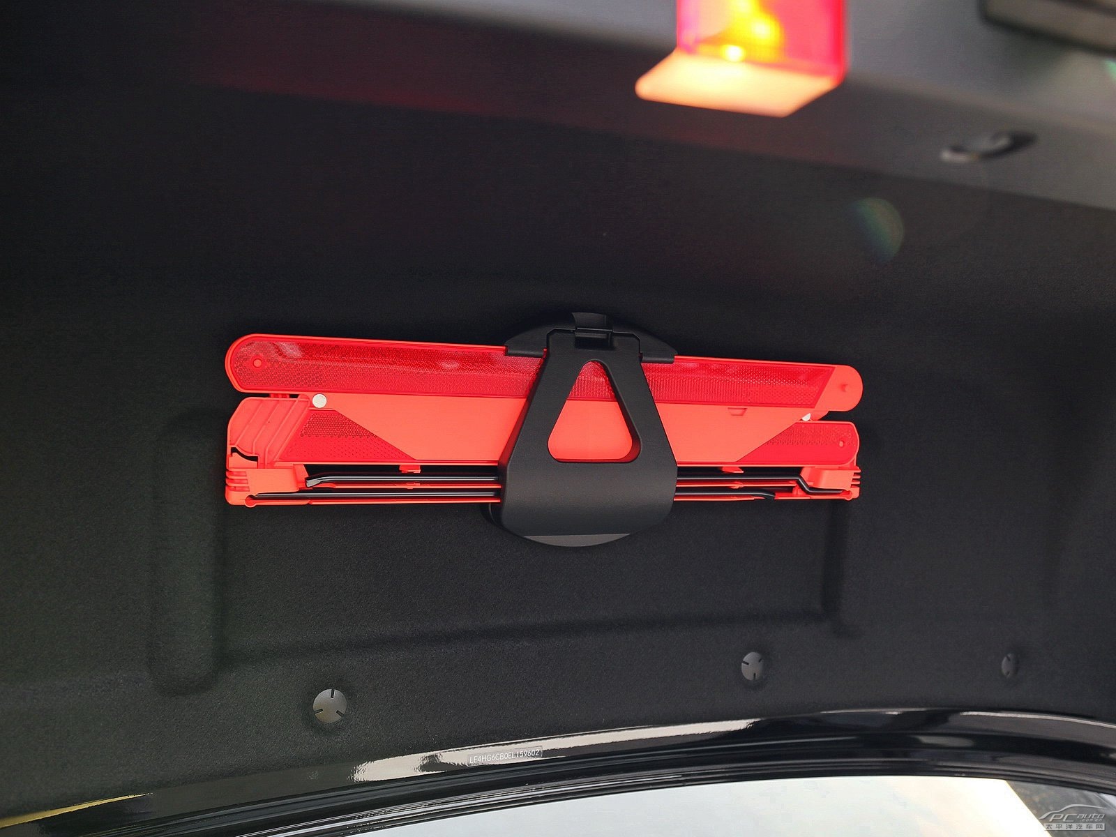 奔馳E級(jí)空間高清大圖