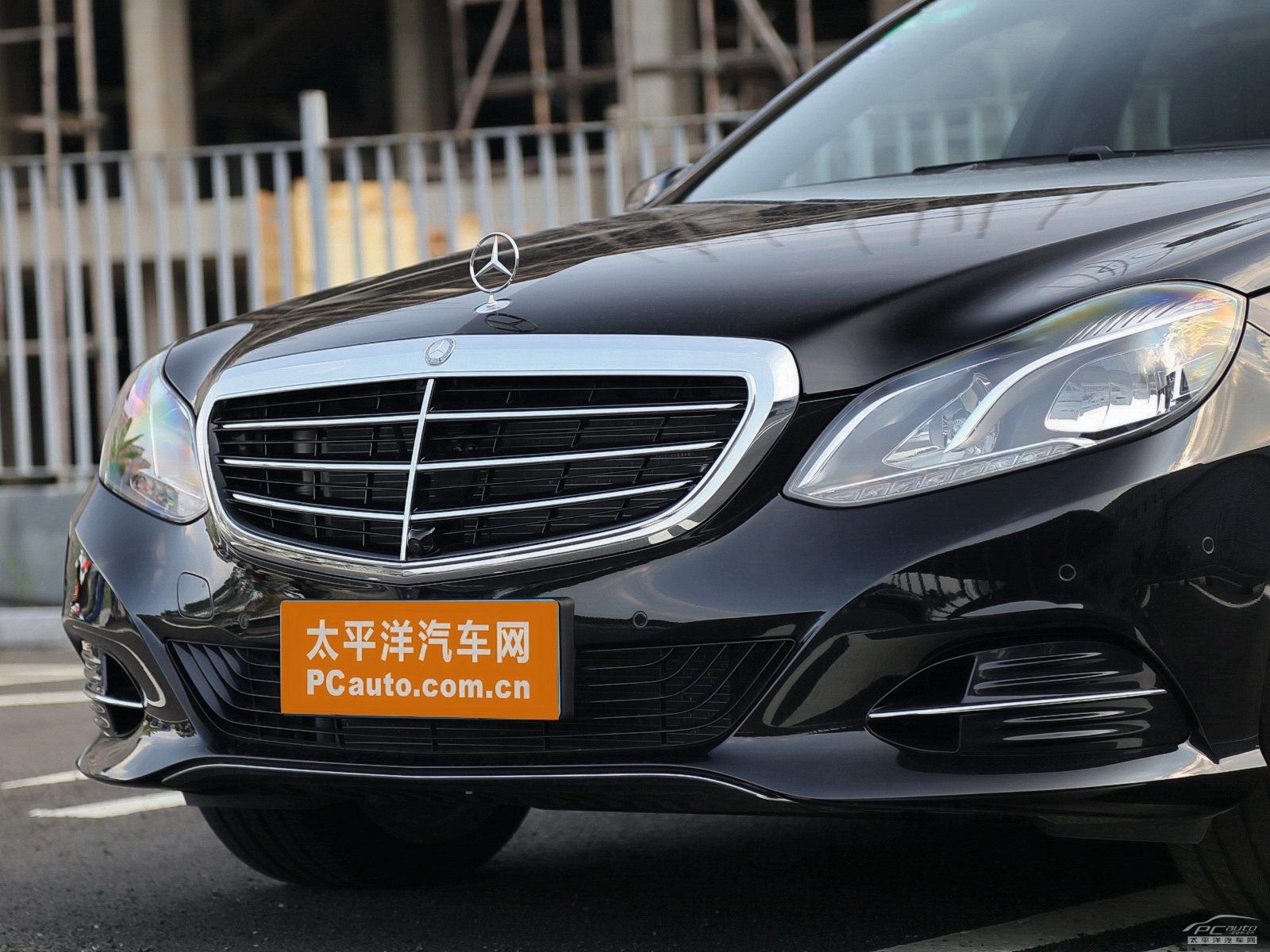 奔馳E級(jí)外觀高清大圖