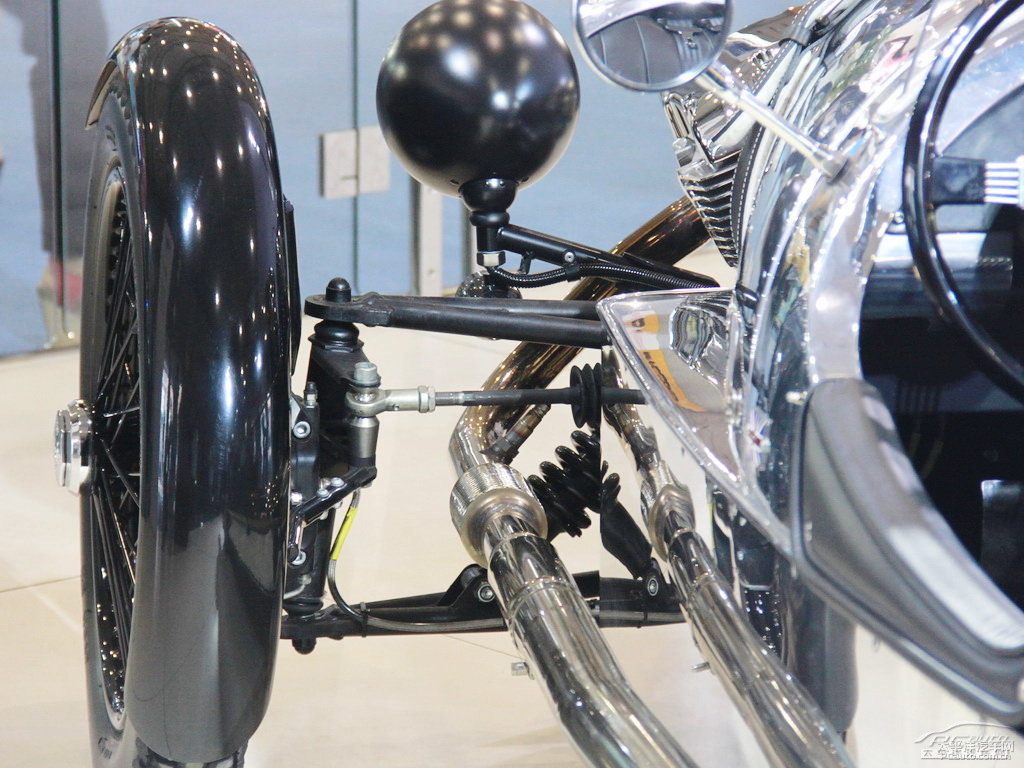 ӸлĦRoadster^DƬ