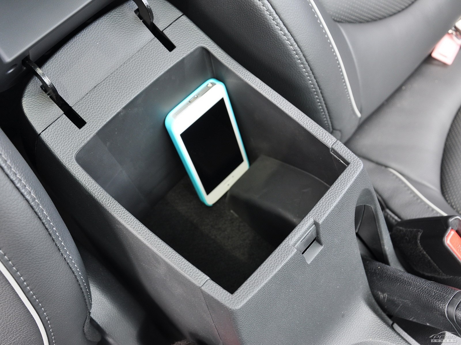 北京現(xiàn)代ix25空間高清大圖