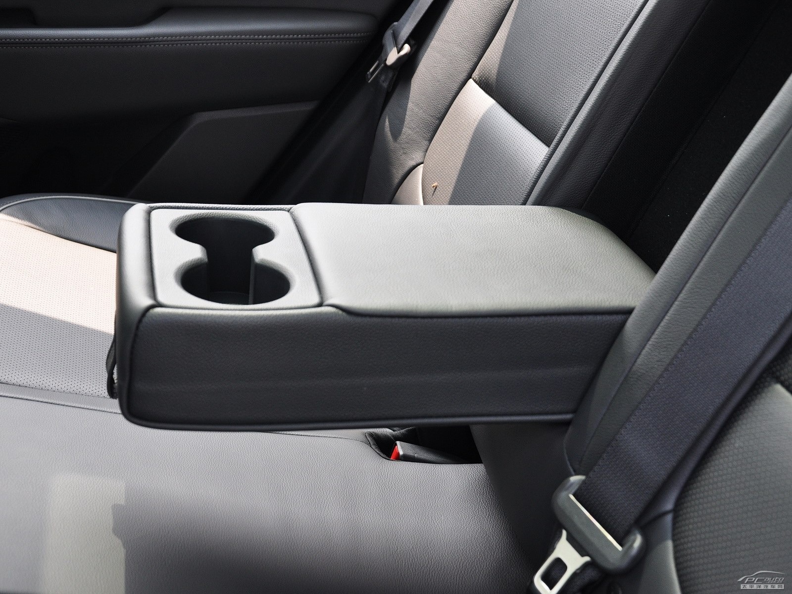 北京現(xiàn)代ix25空間高清大圖