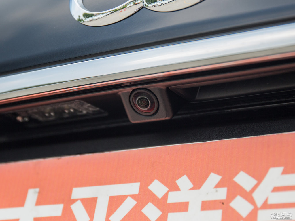 墨玉黑奧迪A8L車尾外觀圖片