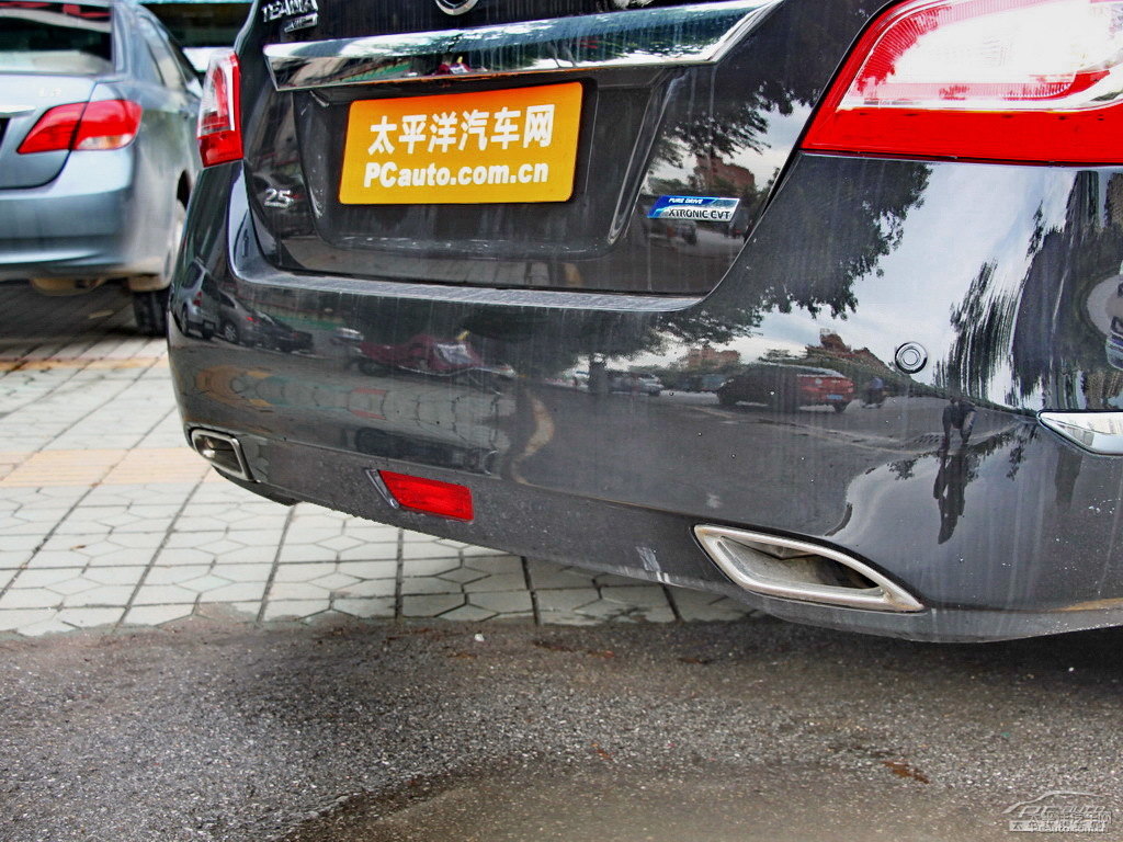 鋼琴黑天籟車尾外觀圖片