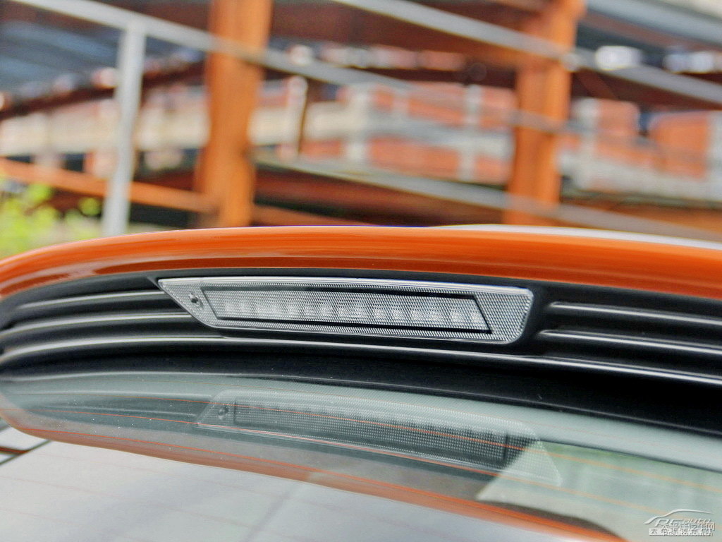 {ǽ݃(yu)6 SUV܇(ch)β^DƬ