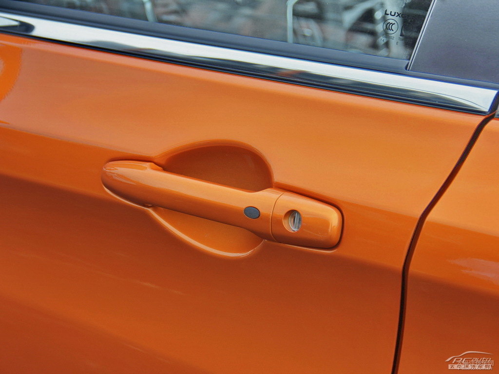 {ǽ݃(yu)6 SUV܇^DƬ