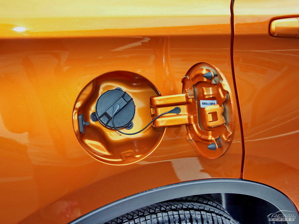 {ǽ݃(yu)6 SUV܇(ch)^DƬ