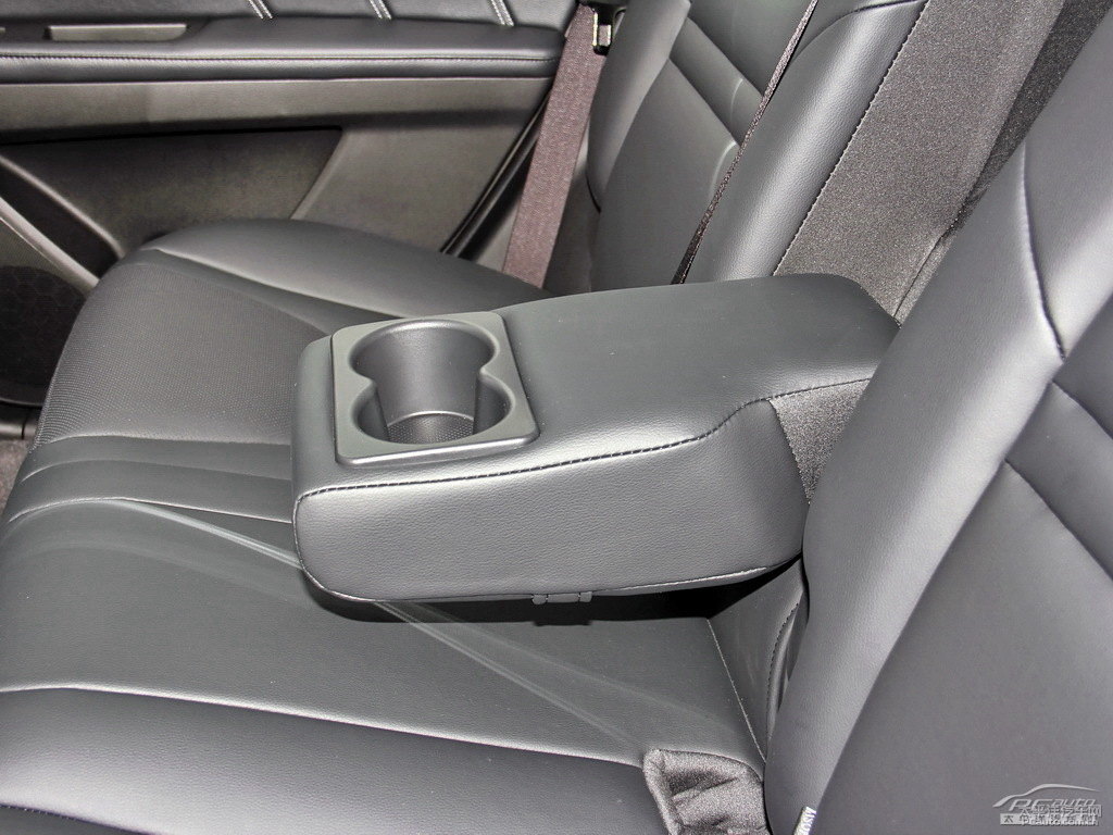 {ǽ݃(yu)6 SUV΃DƬ