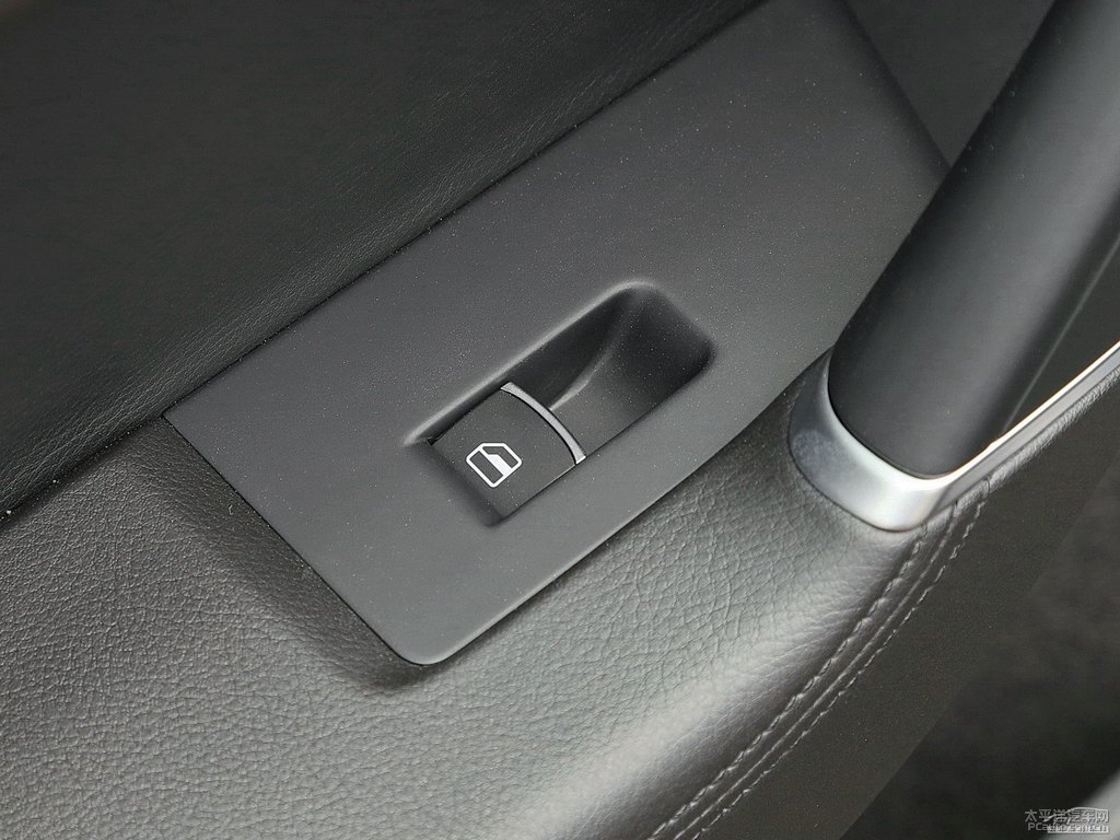 摩卡棕邁騰車(chē)廂內(nèi)飾圖片