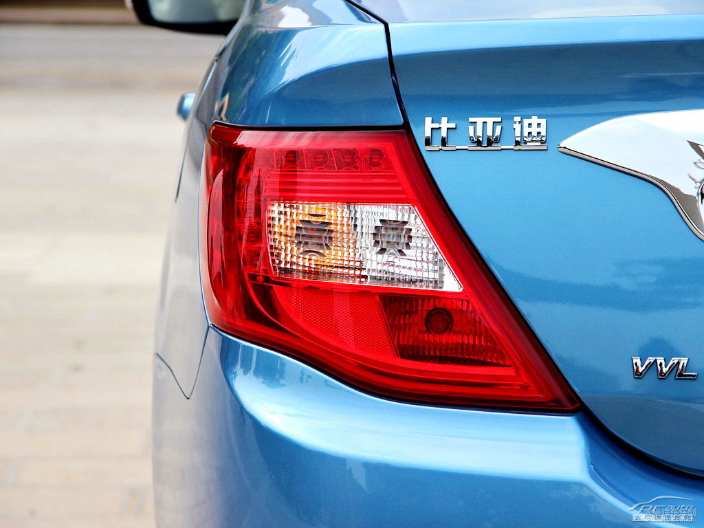 冰海藍(lán)比亞迪F3車(chē)尾外觀圖片