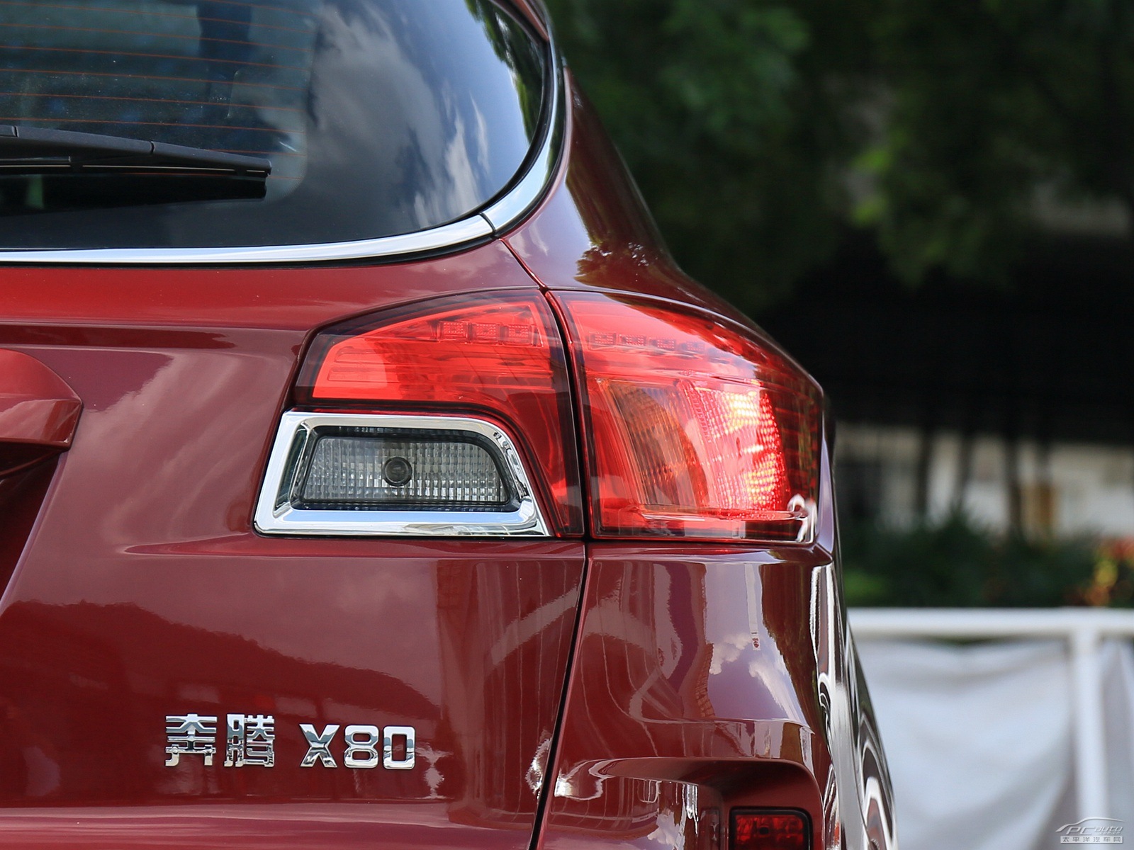 奔騰X80外觀高清大圖