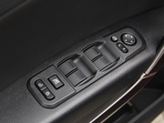 2015款 2.0L 自動豪華型 2015款 2.0L 自動豪華型