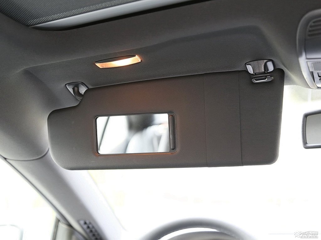 極地白大眾CC車廂內(nèi)飾圖片