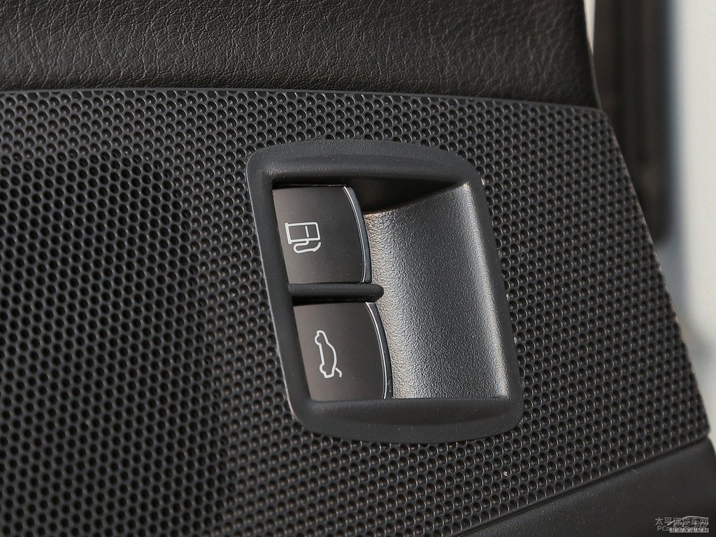 極地白大眾CC車廂內(nèi)飾圖片