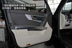 實拍奔馳GLK 200標(biāo)準(zhǔn)版 配置并不簡陋 實拍奔馳GLK 200標(biāo)準(zhǔn)版 配置并不簡陋