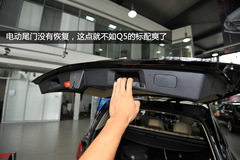 實拍奔馳GLK 200標(biāo)準(zhǔn)版 配置并不簡陋 實拍奔馳GLK 200標(biāo)準(zhǔn)版 配置并不簡陋