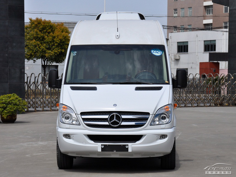 中歐奔馳房車外觀高清大圖