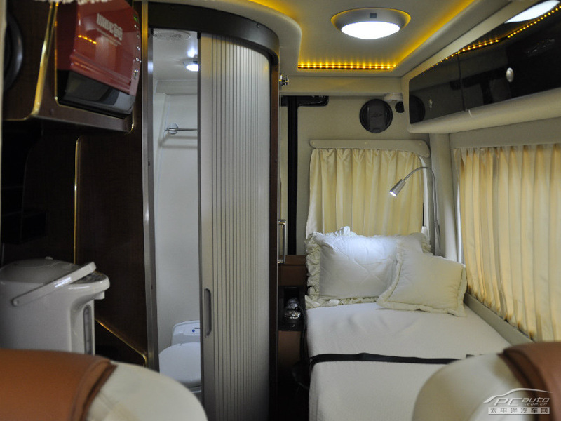 中歐奔馳房車內(nèi)飾高清大圖