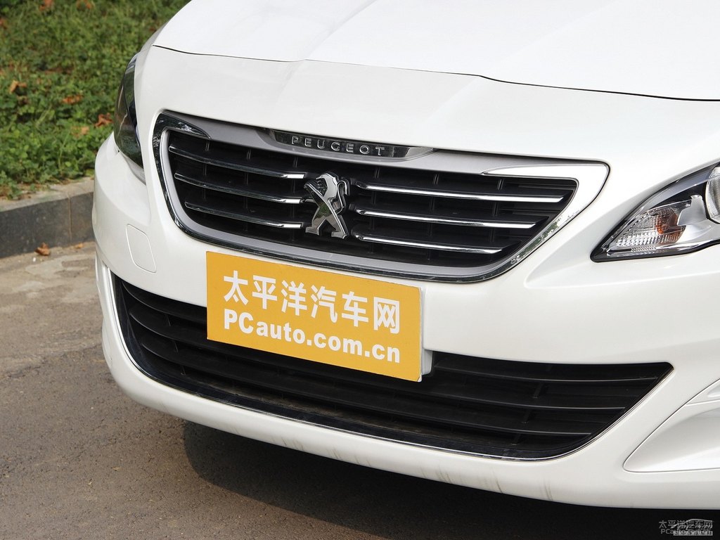 珠光白標(biāo)致408車頭外觀圖片