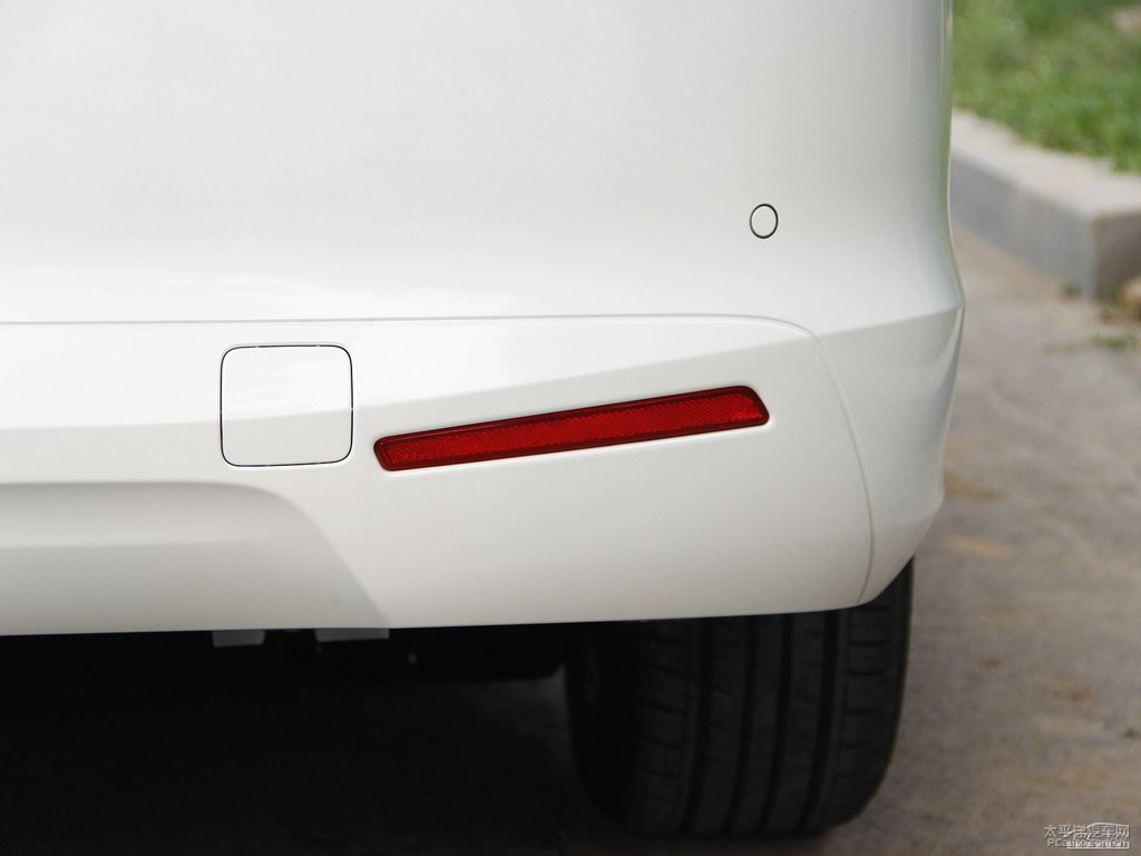 珠光白標(biāo)致408車尾外觀圖片