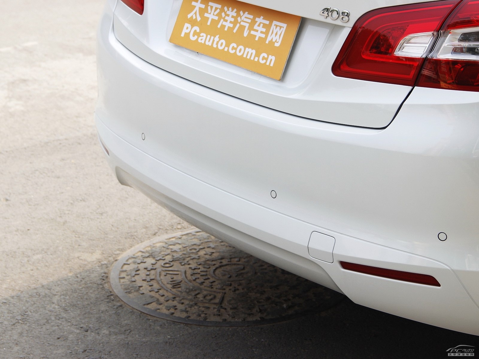 標(biāo)致408外觀高清大圖