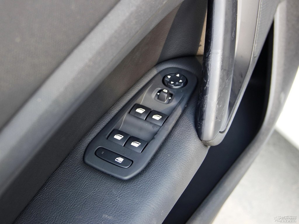 珠光白標(biāo)致408車廂內(nèi)飾圖片