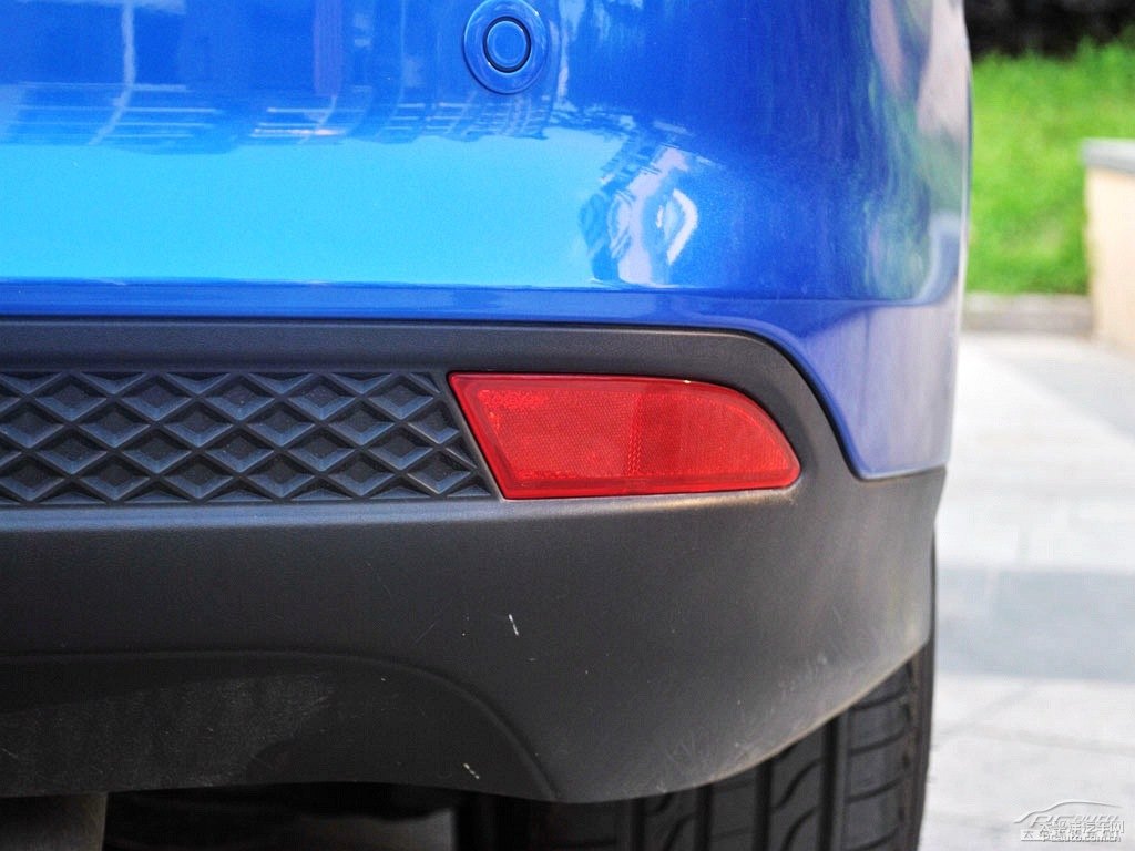 情調(diào)藍(lán)福克斯車尾外觀圖片