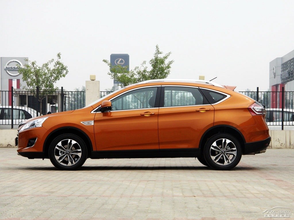 {ǽ݃(yu)6 SUV܇^^DƬ