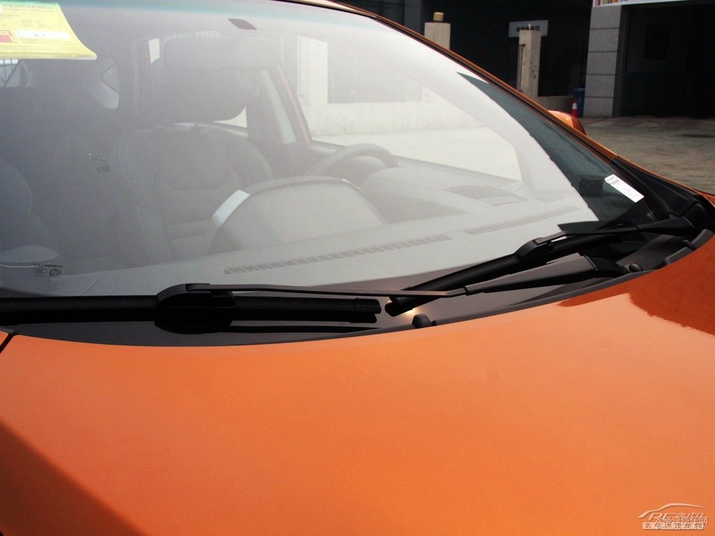 {ǽ݃(yu)6 SUV܇^DƬ