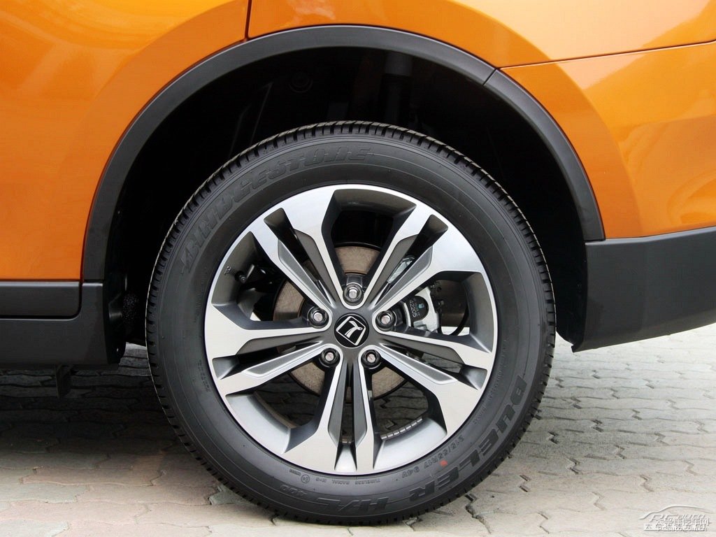 {ǽ݃(yu)6 SUV܇^DƬ