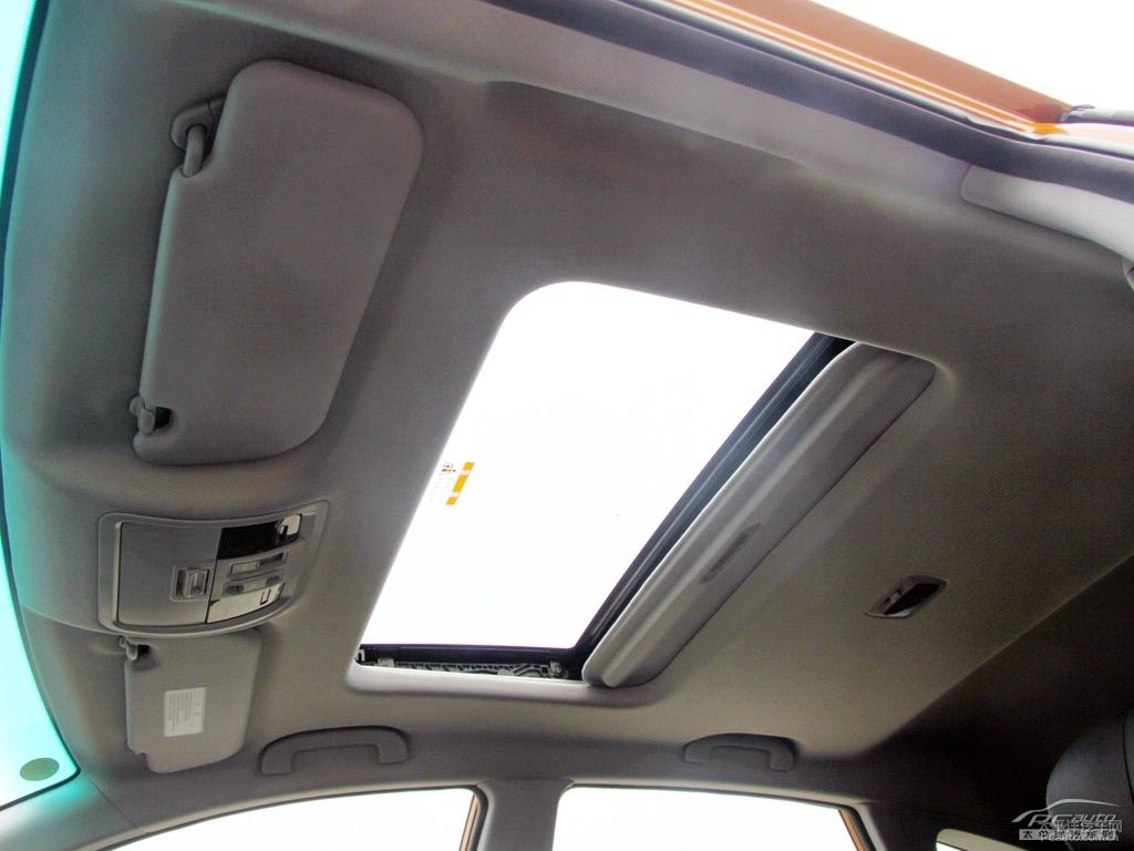 {ǽ݃(yu)6 SUV܇(ni)DƬ
