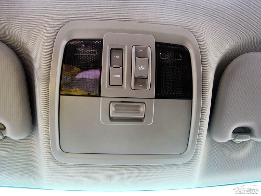 {ǽ݃(yu)6 SUV܇(ni)DƬ