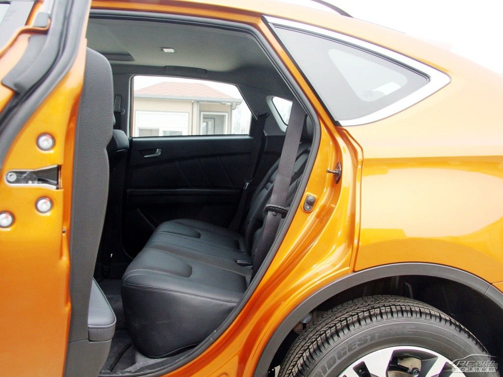 {ǽ݃(yu)6 SUV{˿ggDƬ