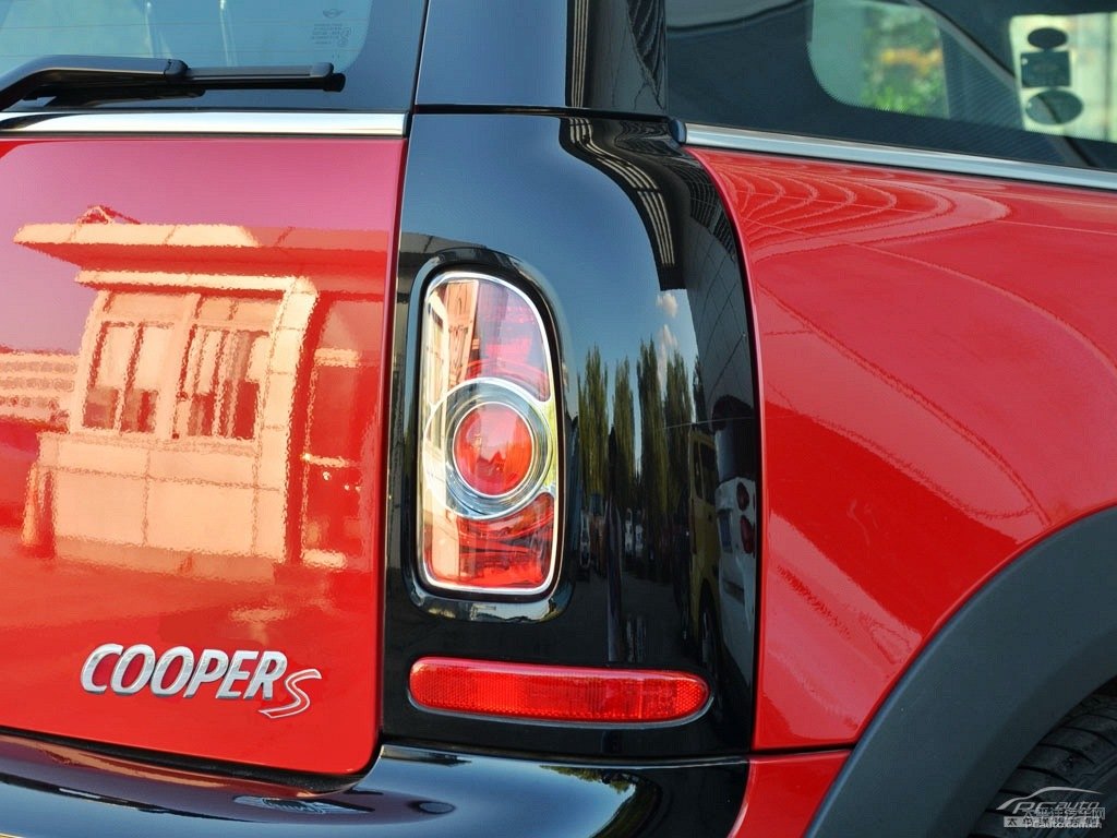 辣椒紅MINI CLUBMAN車尾外觀圖片