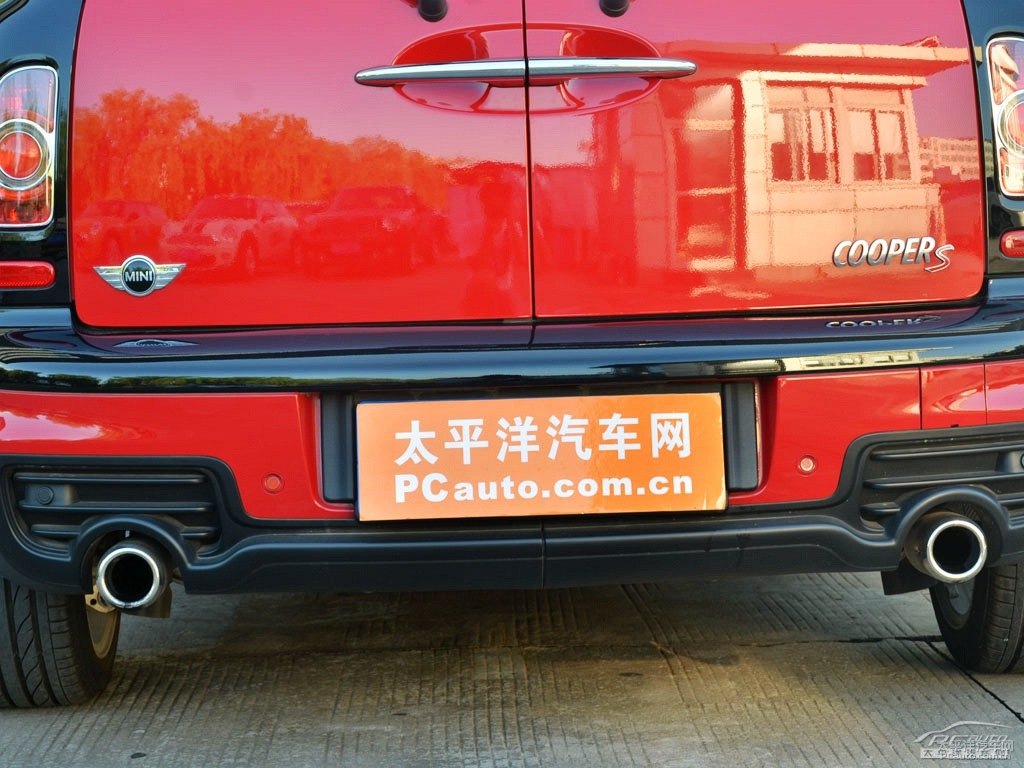 辣椒紅MINI CLUBMAN車尾外觀圖片