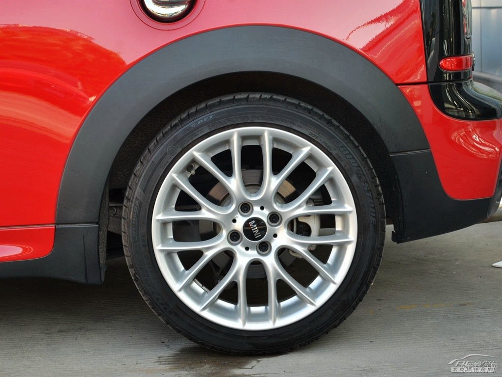 辣椒紅MINI CLUBMAN車身外觀圖片