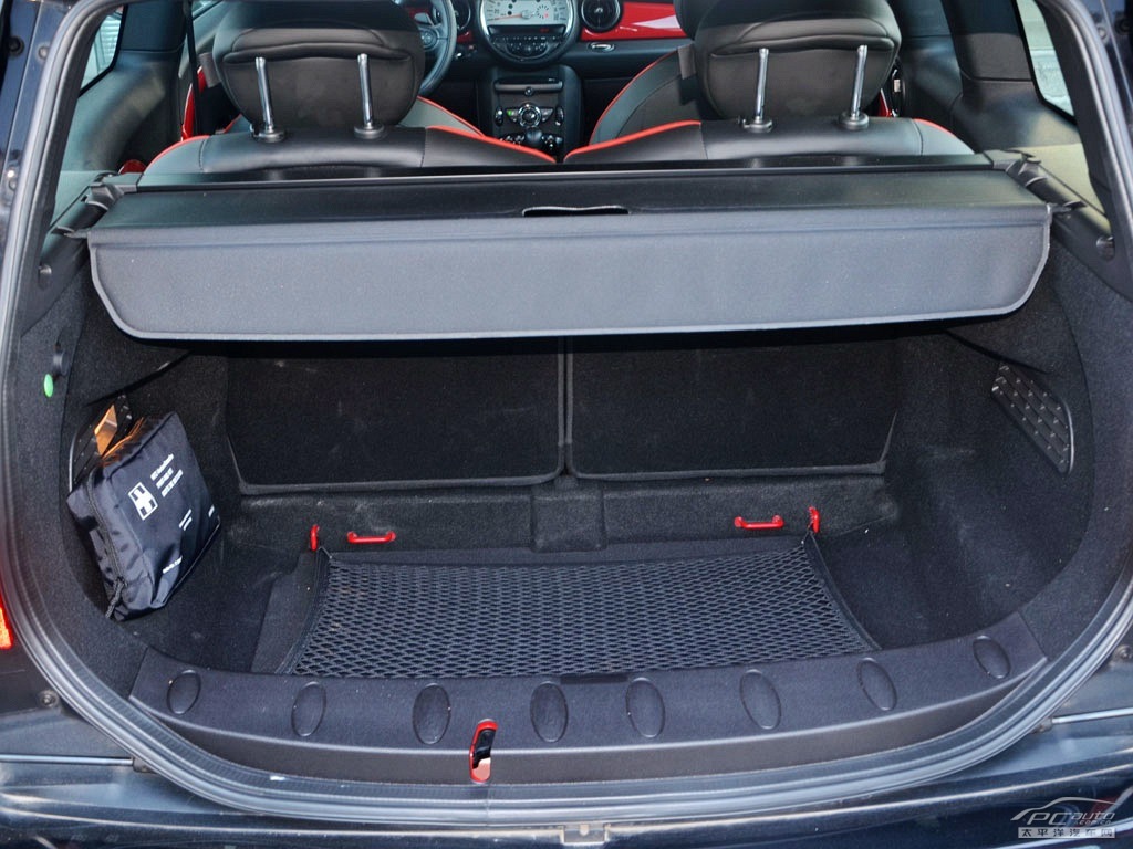 MINI CLUBMAN空間高清大圖