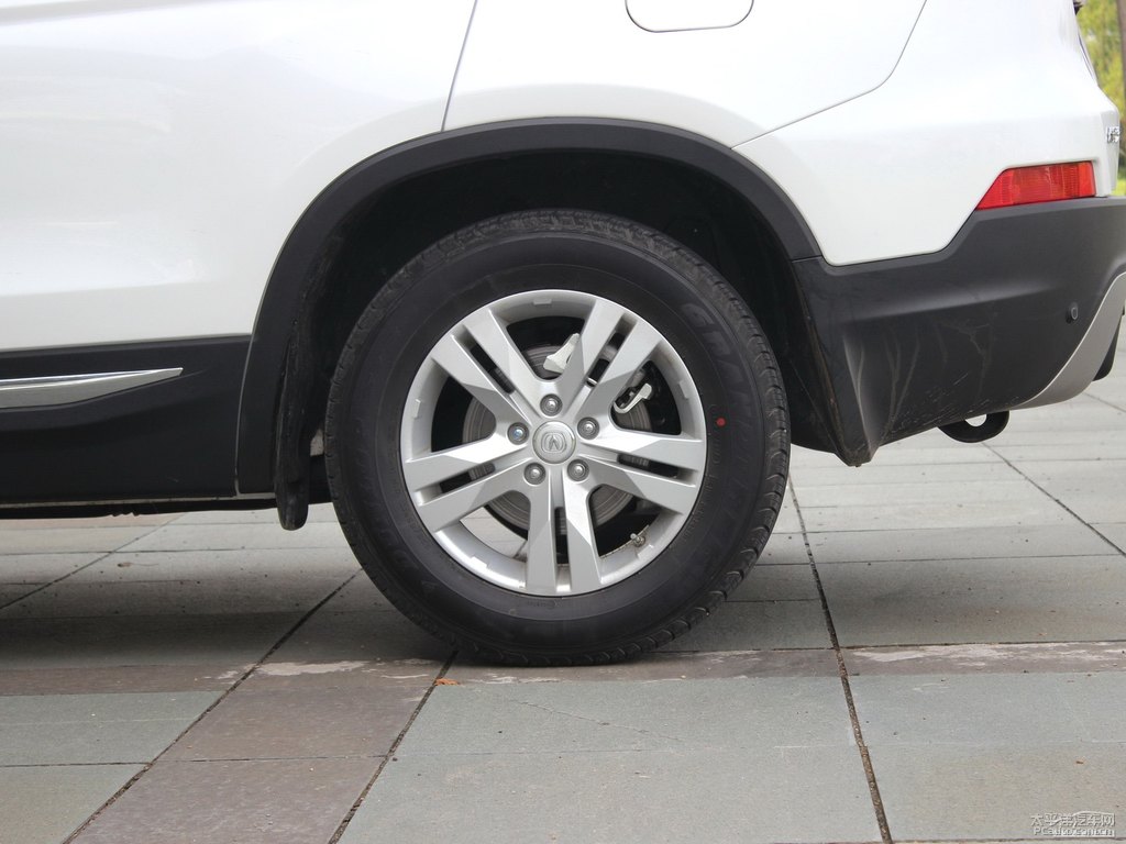 閃光月光白長(zhǎng)安CS75車(chē)身外觀圖片