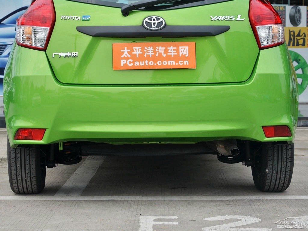炫彩綠YARiS L 致炫車尾外觀圖片