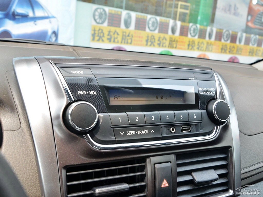 炫彩綠YARiS L 致炫中控內(nèi)飾圖片