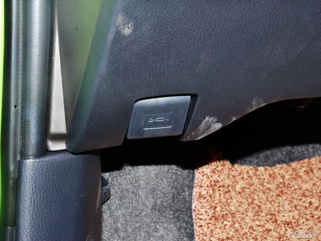 炫彩綠YARiS L 致炫中控內(nèi)飾圖片