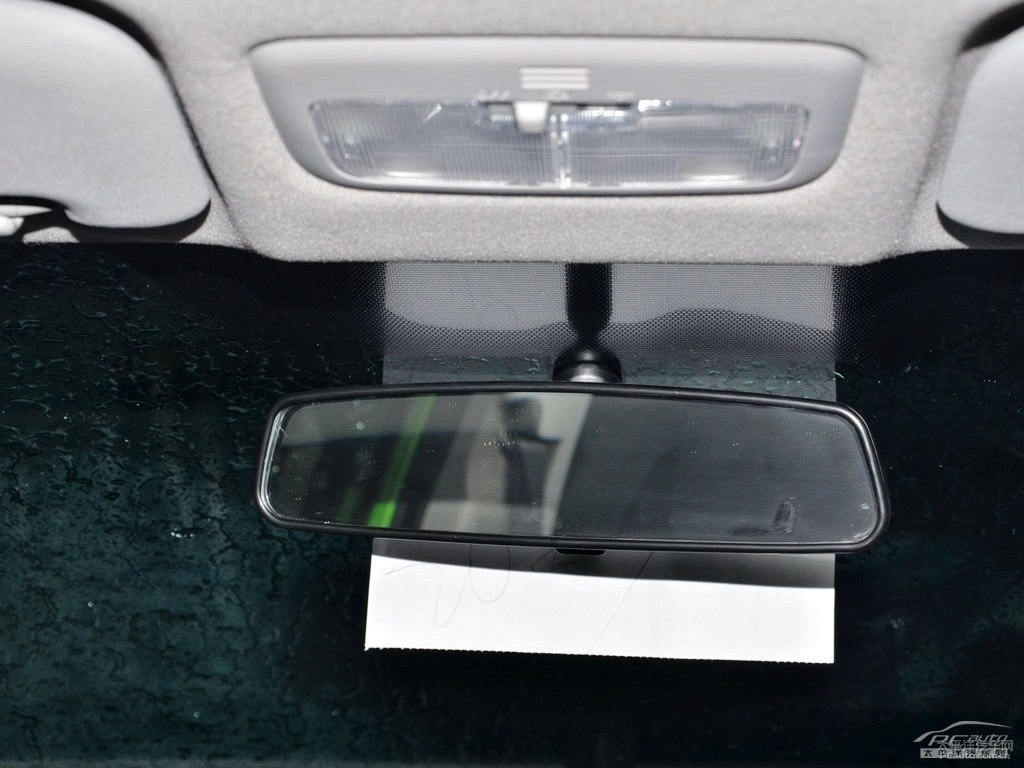炫彩綠YARiS L 致炫車(chē)廂內(nèi)飾圖片