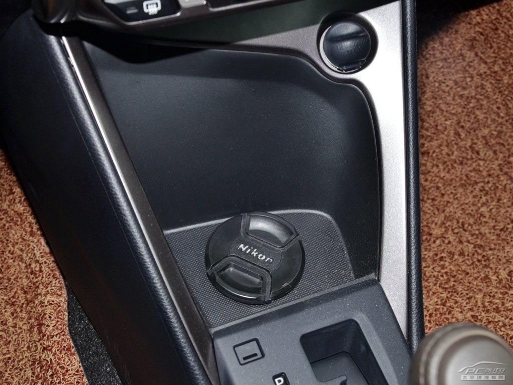 YARiS L 致炫空間高清大圖